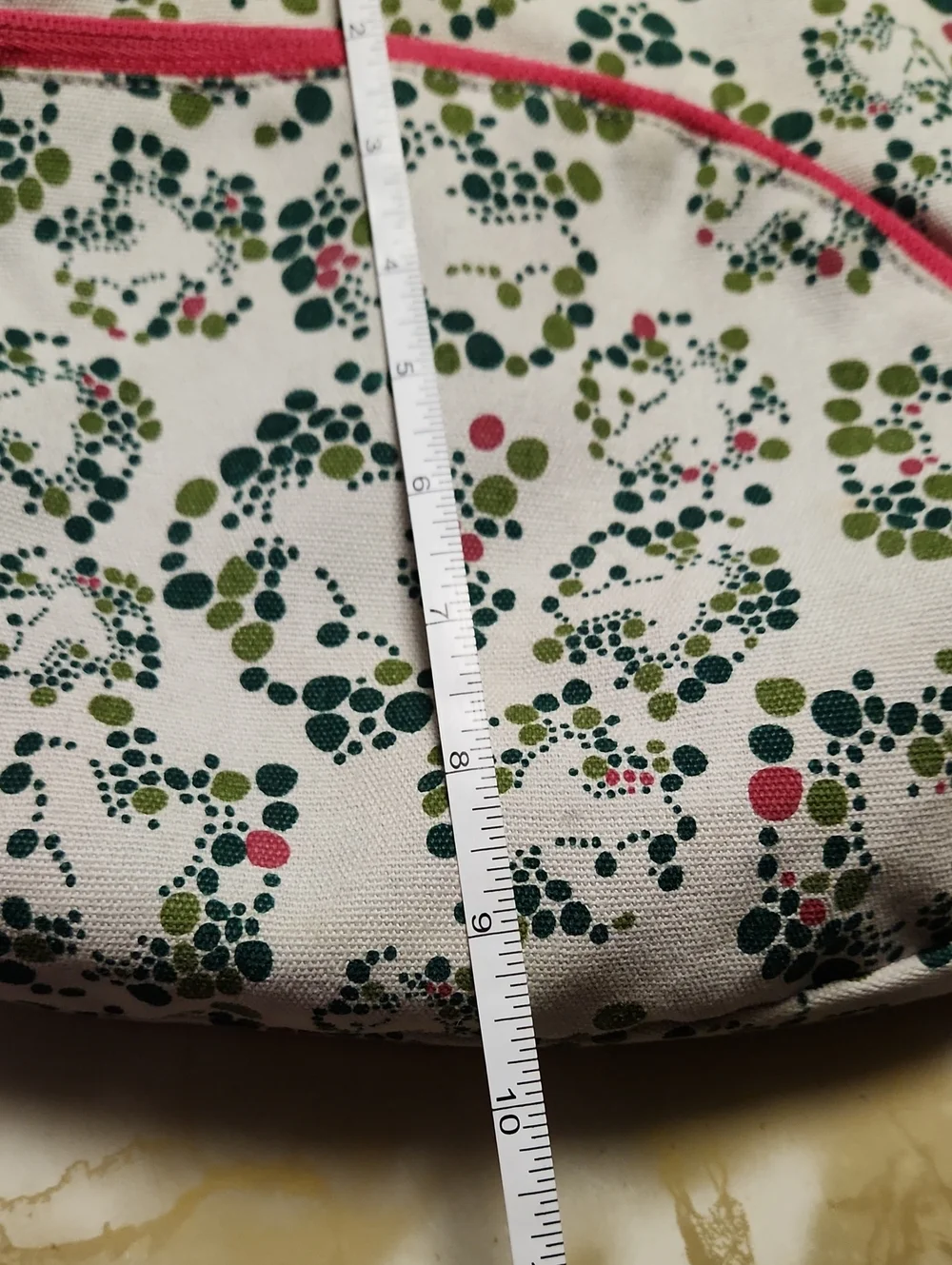 Kavu White Crossbody Bag with Green and Pink Dot Floral Print